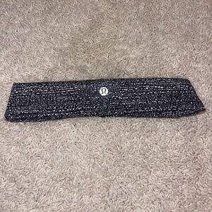 Black and White Lululemon headband